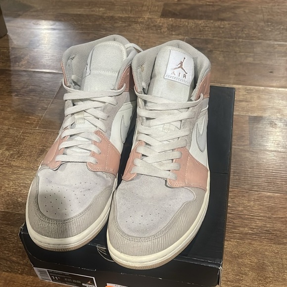 Air Jordan 1 Mid “Milan” Pre-Owned 11.5 - Picture 12 of 14